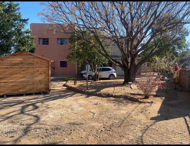 13 BEDROOM HOUSE FOR SALE IN MADEIRA PARK